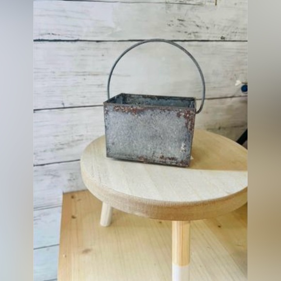 *Washed Tin Mini Catch All - Picture 5 of 10